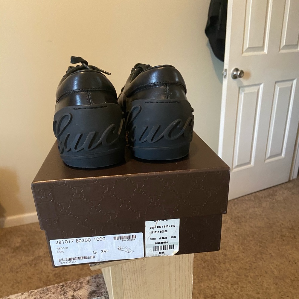 Woman shoes